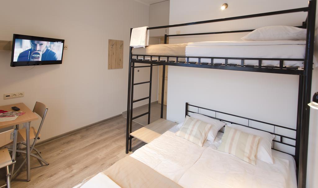 Arcus Premium Hostel Warsawa Bagian luar foto